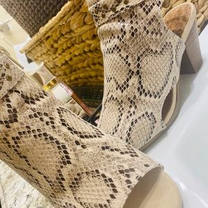 Baretrap Peep Toe booties